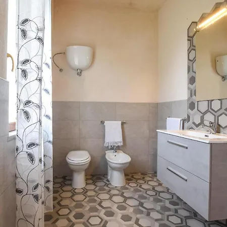 1 Bedroom Awesome In *